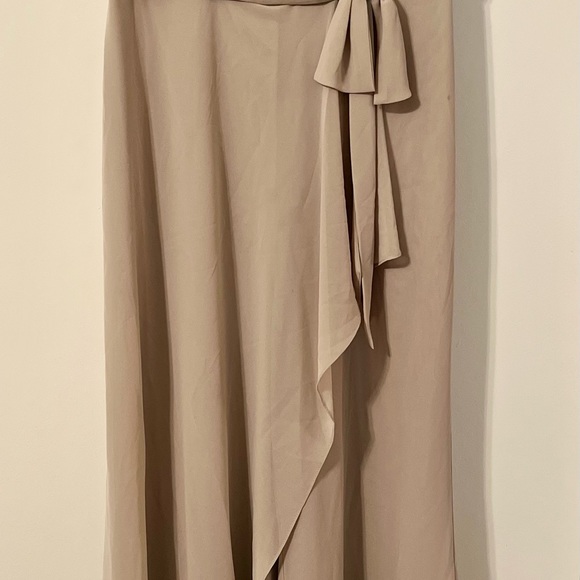 As New in pristine style Kleinfeld Jumpsuit. - Picture 2 of 2